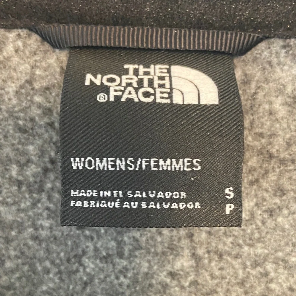 The North Face Women's Campbell Quarter-Zip Fleece Pullover Jacket Grey S